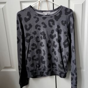 Cropped sweater, cheetah print. Size M